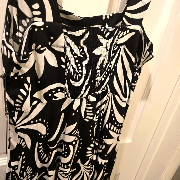 Vince Camuto Black and White Floral Maxi Dress In Size (M) - Picture 4 of 8